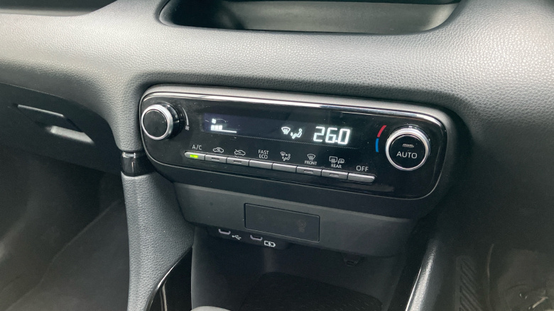 Toyota Yaris 1.5 Hybrid Design 5dr CVT Hybrid Hatchback